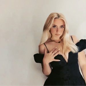 Meet your Posher, Chloe